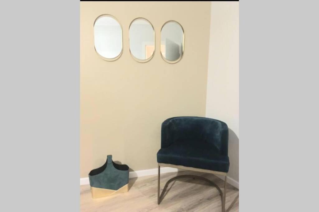 Modern 4 Beds In Convenient Location, Free Parking Apartamento